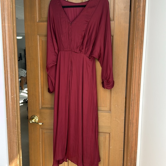 NWOT ASTR the Label Marin Dress in Wine size Medium - Picture 8 of 8
